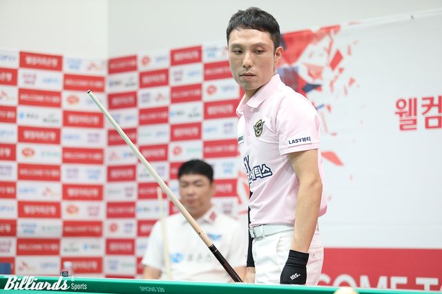 세트스코어 1-3의 위기에서 5세트 남자단식에 출전한 최원준1(에스와이).