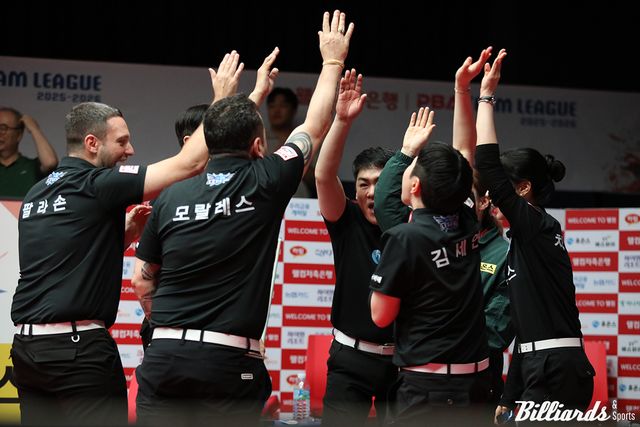 화이팅을 외치는 휴온스 선수들.&nbsp;&nbsp;사진=이용휘 기자