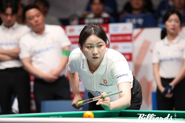 6세트에 임정숙(크라운해태)를 꺾고 세트스코어 3-3 승부를 원점으로 돌린 김민아(NH농협카드).