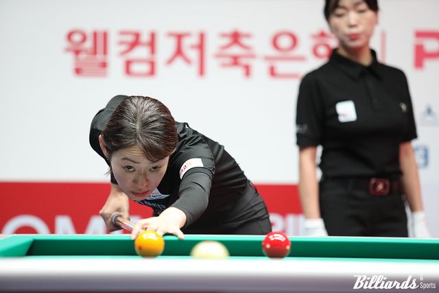 2세트 여자복식에서 8점을 치며 활약한 히다 오리에(SK렌터카).