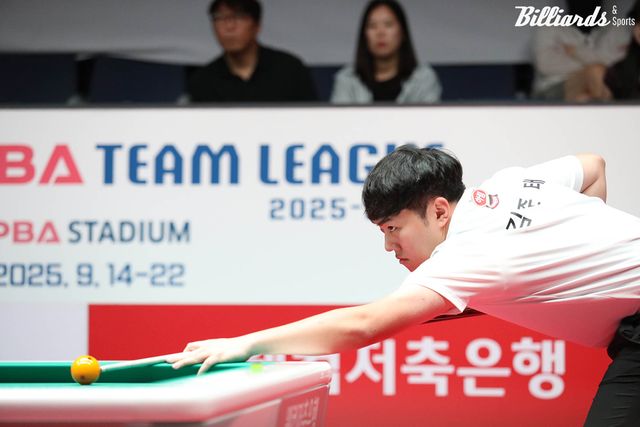 1세트 남자복식에서 6점을 치며 승리로 이끈 하림 리더 김준태.