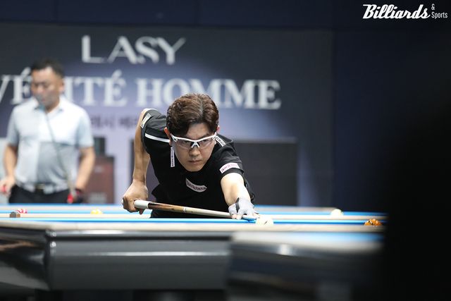 김재근(크라운해태)은 승부치기에서 윤순재를 꺾고 64강에 진출했다.