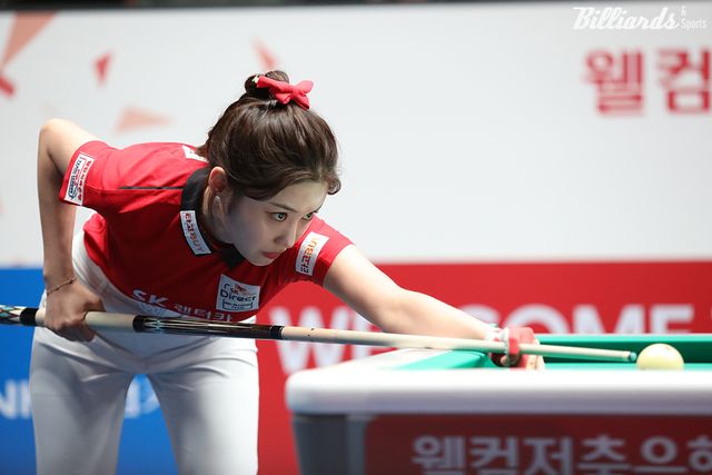 2세트 여자복식에서 6점을 치며 승리를 견인한 조예은(SK렌터카).