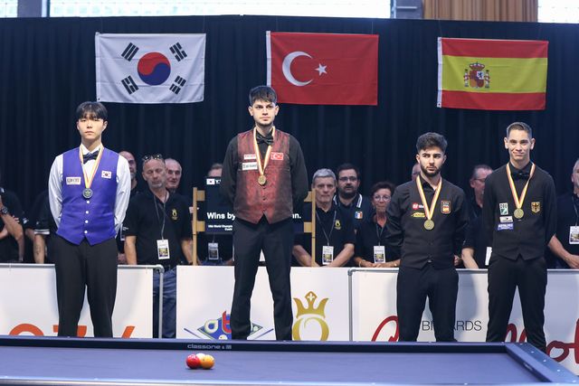 지난 2024년 주니어 세계선수권대회 입상자들. 왼쪽부터 준우승을 차지한 한국의 조영윤,&nbsp;우승 세이멘 외즈바시, 공동 3위 마르코스 모랄레스·아미르 이브라이모프. 사진=SOOP 제공