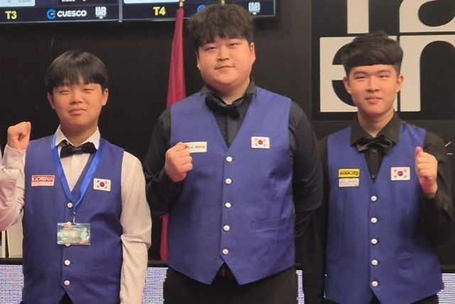 한국의 김현우, 손준혁, 김도현이 주니어 세계3쿠션선수권 예선전을 통과하고 16강 본선에 진출했다. 사진=SOOP 제공