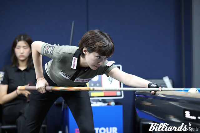 임정숙은 정예진을 꺾고 16강에 무사히 올랐다.