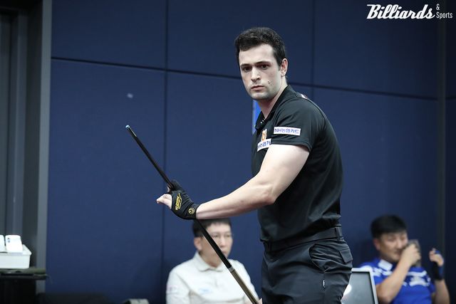 박기호에게 3-1로 승리한 이반 마요르(NH농협카드).