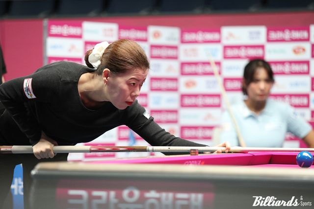 이마리는 승부치기에서 스롱에게 1 대 0의 신승을 거두며 16강에 올라갔다.