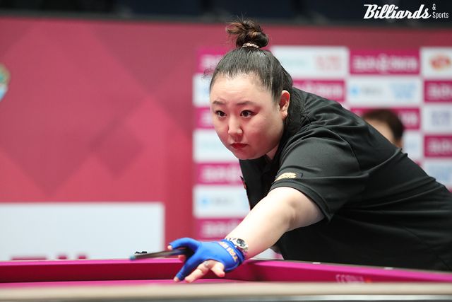 '레전드 이상천 딸' 이올리비아는 사상 처음 올라온 32강전에서 김가영에게 패해 16강 진출에 실패했다.