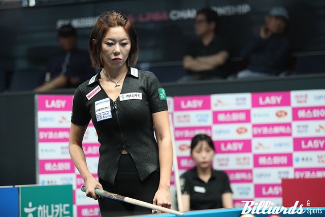 앞서 PBA 팀리그 1라운드 때보다 한층 짧은 단발머리로 4차 투어에 출전한 김가영.