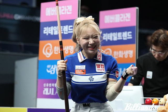 준결승 진출을 확정한 후 기뻐하는 김예은.