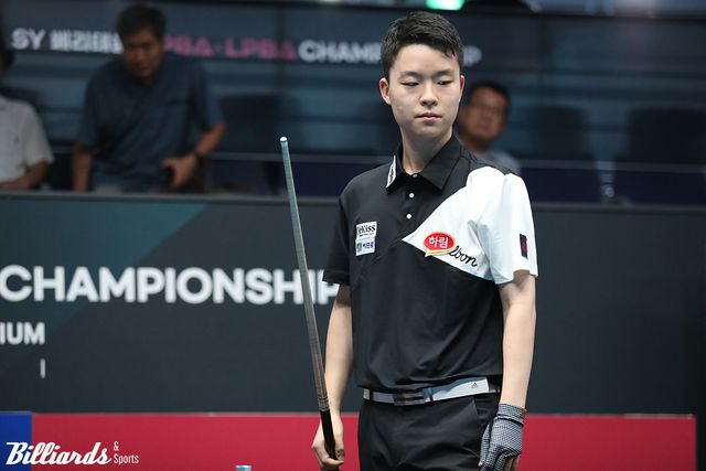 김영원은 1세트를 극적으로 역전승한 뒤 2세트와 3세트를 연달아 따내며 영봉승을 이어갔다.