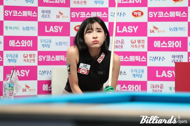 첫 4강 진출을 확정한 후 만감이 교차하는 표정의 한슬기.