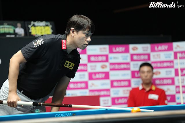 최성원은 3세트까지 15차례 공격 중 13번을 득점하며 애버리지 3.000을 기록했다.