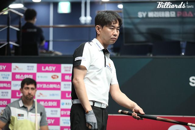 김현우1은 1세트 끝내기 하이런 12점타로 분위기를 반전한 뒤 2세트도 7:10에서 4점타 두 방으로 역전에 성공하며 2-0으로 앞섰다.