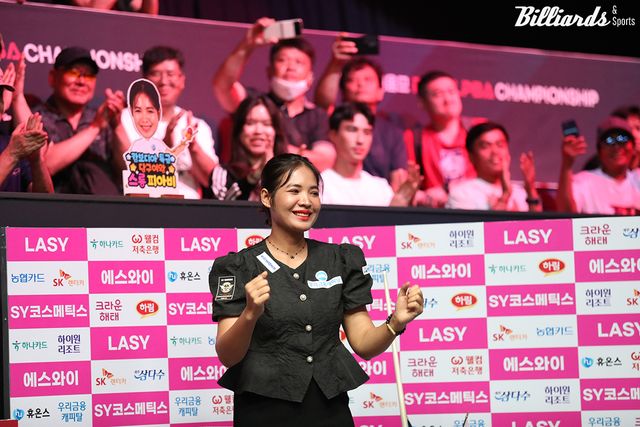 스롱은 김가영이 초구 9점타로 3세트를 따내자 4세트에 집중력을 살려 9이닝 만에 11:6으로 승리하고 승부를 원점으로 돌렸다.