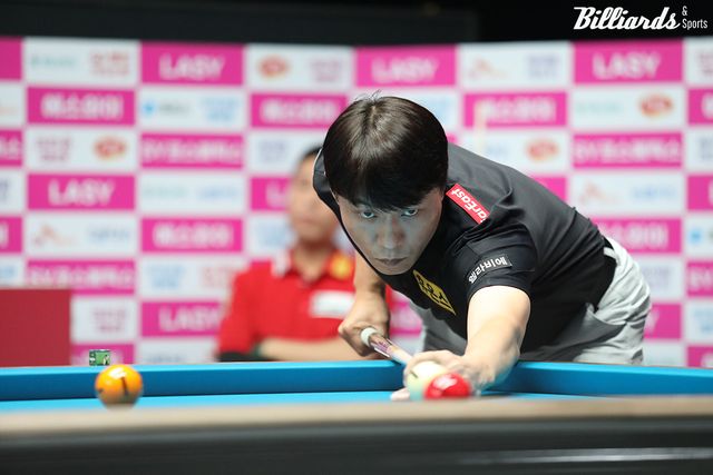 오랜만에 준결승에 올라온 최성원(휴온스)은 첫 준결승에 진출한 응우옌득아인찌엔과 결승행을 다툰다.