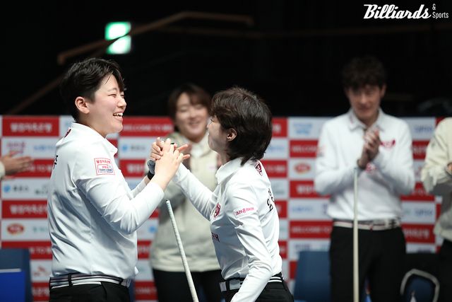 크라운해태 백민주와 임정숙.