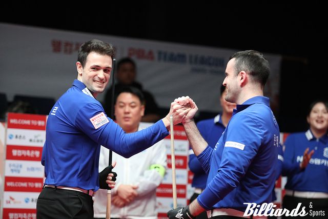 3이닝 만에 세트 승리를 차지한 NH농협카드의 '스페인 듀오' 이반 마요르와 안토니오 몬테스.