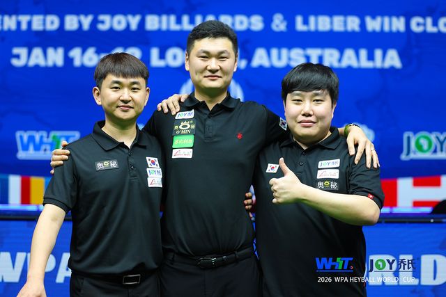 한국 남자 대표팀. 왼쪽부터 황용, 박용준. 이대규.
