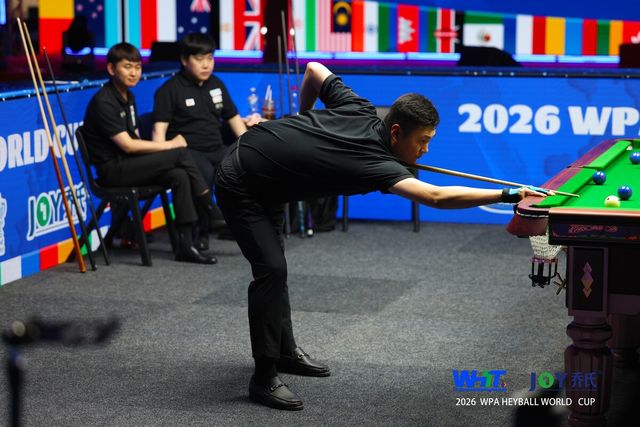 2세트 단식 대결에서 3:0 승리를 거둔 박용준.