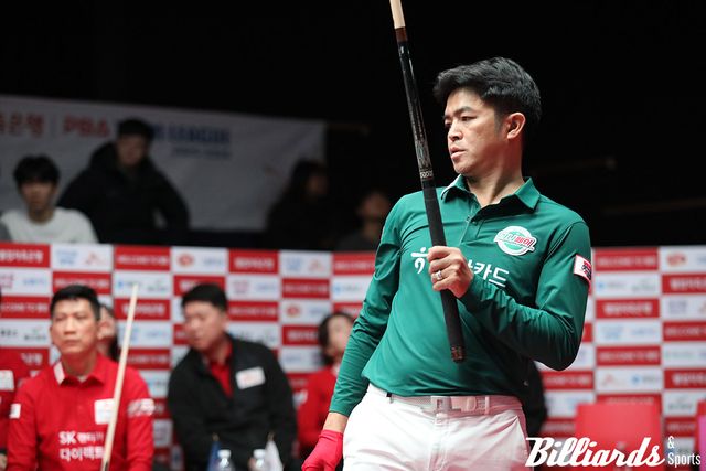 3세트 2승을 거두고 팀의 중심을 잡아준 하나카드의 응우옌꾸옥응우옌.