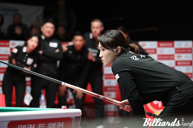 6세트 승리를 완성한 강지은.