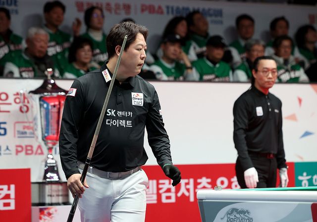 5세트에 출전한 강동궁.