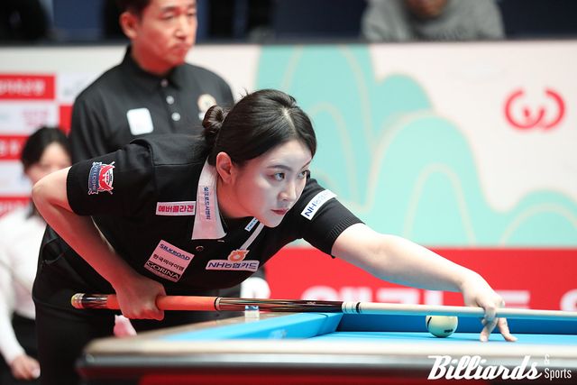 김민아는 2, 3세트를 먼저 따내며 세트스코어 2-1로 앞섰으나 4세트에 패하며 세트스코어 2-2로 승부치기까지 끌려가고 말았다.