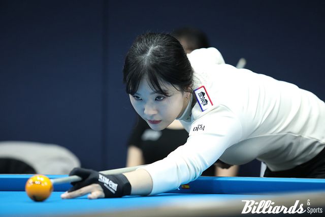 장가연과 32강 대결 중인 김상아.