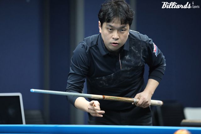 김민건은 오래 전 1부 투어에서 프레데리크 쿠드롱(벨기에)와 필리포스 카시도코스타스(그리스)를 연속으로 제압하며 32강까지 올라온 바 있다.