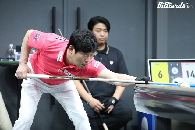 노병찬(크라운해태)은 퍼펙트큐를 치며 4세트를 승리한 응오딘나이를 5세트에서 제압했다.