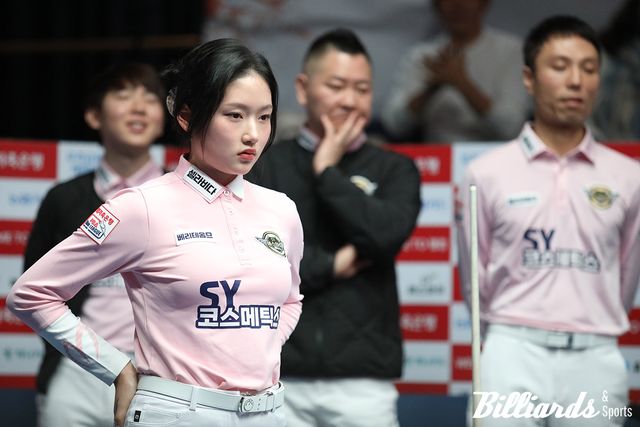 에스와이의 한지은.