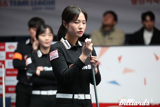 4세트 혼합복식에서 승리한 박정현은 6세트 여자단식에서도 김가영을 꺾고 팀에 2승을 기여했다.&nbsp;