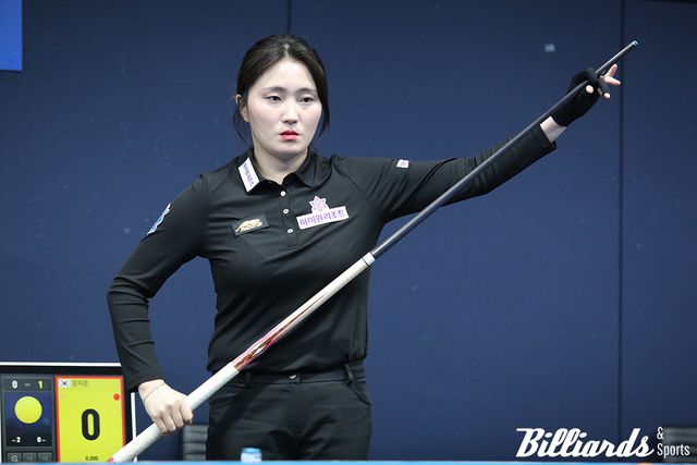 김보미와 16강 대결을 벌인 강지은.