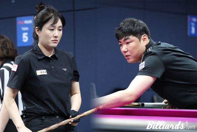 프로당구 부부 박다솜(좌)과 이상대(우)가 같은 날 나란히 대회에 출전했으나, 아내 박다솜만 다음 라운드 진출에 성공하며 희비가 엇갈렸다. 사진=고양/이용휘 기자