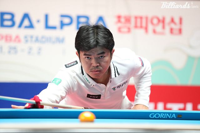 베트남의 응우옌꾸옥응우옌(하나카드)이 2일 열린 9차 투어 웰컴저축은행 PBA 챔피언십 준결승전에서 한국의 김종원(웰컴저축은행)에게 4-1로 승리하며 통산 두 번째 결승에 진출했다.&nbsp; 사진=고양/이용휘 기자