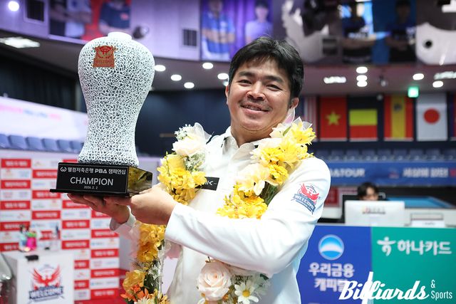 응우옌꾸옥응우옌이 PBA 데뷔 3년 7개월여 만에 첫 우승 트로피를 차지하며 두 번째 베트남 챔피언에 이름을 올렸다. 사진=고양/이용휘 기자