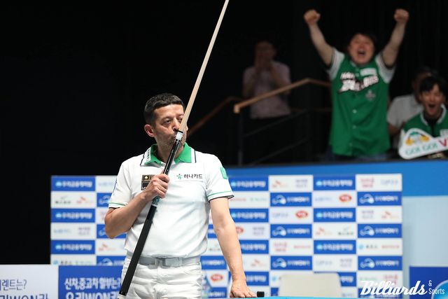 산체스-사이그너의 데뷔 동기인 무라트 나지 초클루(하나카드)는 두 차례 정규투어를 우승하며 총 2억6600만원의 상금을 받았다.