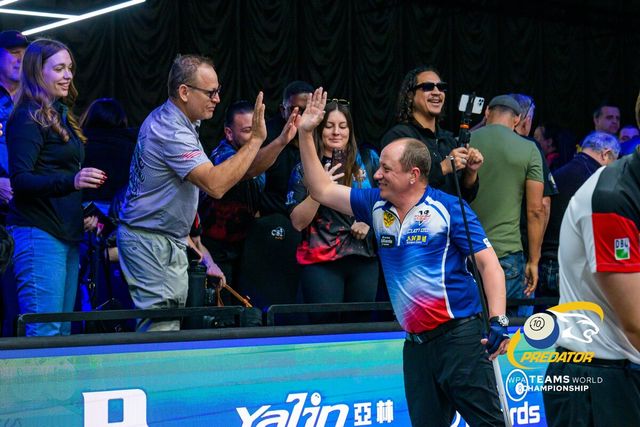 첫 경기 패배에도 불구하고 준결승까지 올라간 미국A.