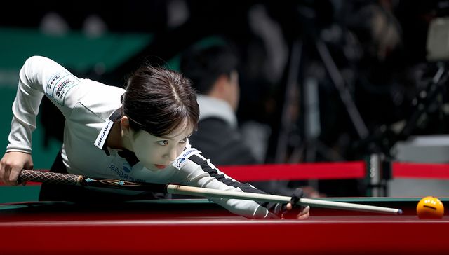 김민영(우리금융캐피탈)은 1패 후 전지연, 이미래(하이원리조트)를 연달아 3-2로 제압하고 16강에 진출했다.