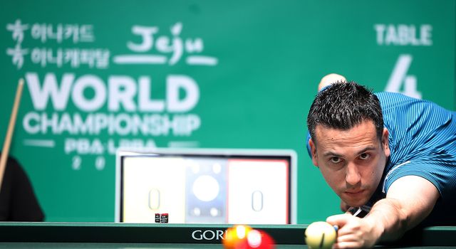 월드챔피언십 초대 챔피언 다비드 사파타(우리금융캐피탈)는 C조 1위로 16강을 밟았다.