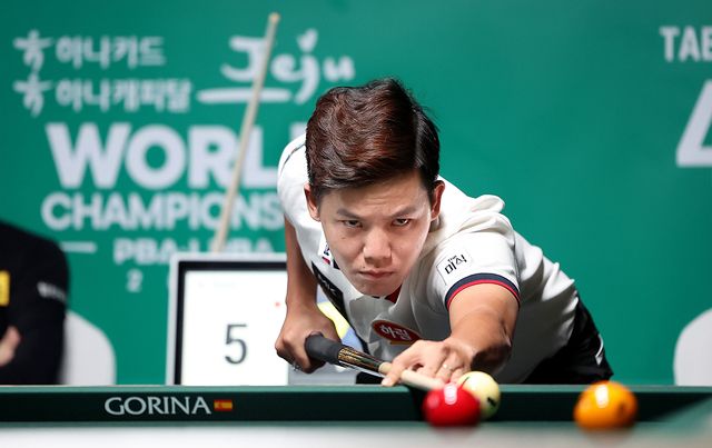 마지막 경기에서 최성원(휴온스)을 꺾고 F조 2위를 차지한 응우옌프엉린(하림).