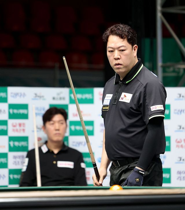 김재근과 대결 중인 강동궁.