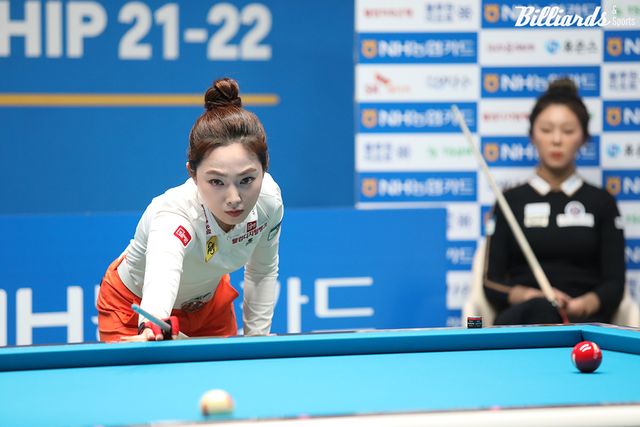 차유람은 첫 대결에서 김가영에게 세트스코어 1-0으로 앞선 뒤 2세트도 8이닝까지 9:5로 앞서며 승리까지 단 2점을 남겨 뒀다가 역전패를 당했다.