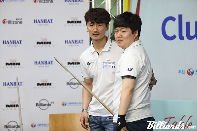 '세계랭킹 1위' 조명우가 올 시즌 첫 국내 전국당구대회 복식 경기에 아버지 조지언과 함께 팀을 이뤄 출전했다. 사진은 2019년 3월에 열린 '제4회 김경률배 클럽팀3쿠션당구대회'에서 호흡을 맞춘 조명우와 조지언. 사진=이용휘 기자