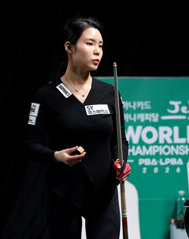 이우경은 2022년 월드챔피언십에 8강 후 두 차례 조별리그에서 탈락했고, 이번에 처음 준결승 진출을 달성하며 역대 최고 성적을 거뒀다.