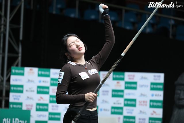 한지은(에스와이)이 14일 열린 LPBA 월드챔피언십 준결승전에서 이우경(에스와이)에게 세트스코어 4-2로 승리하며 결승에 진출했다.&nbsp; 사진=제주/이용휘 기자