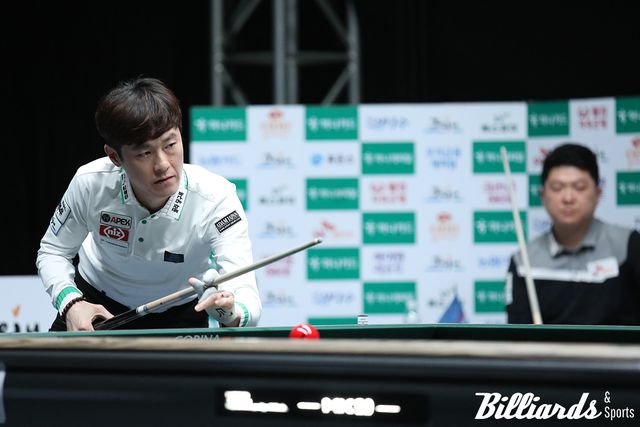 세트스코어 3-1로 앞선 김임권이 조건휘와 월드챔피언십 결승 진출을 놓고 맞대결을 펼치고 있다.