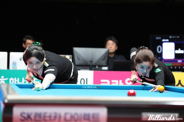 지난 시즌 월드챔피언십 결승에서 대결한 김가영과 김민아(왼쪽)의 뱅킹 장면.